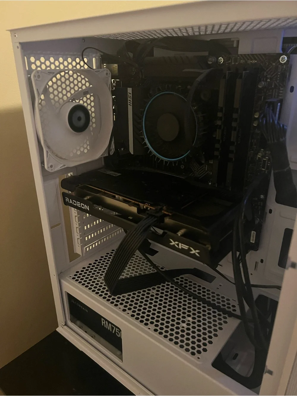 Complete gaming pc I5 12th+rx 6600 8gb+32gb rams+corsair 750w gold psu and razer
